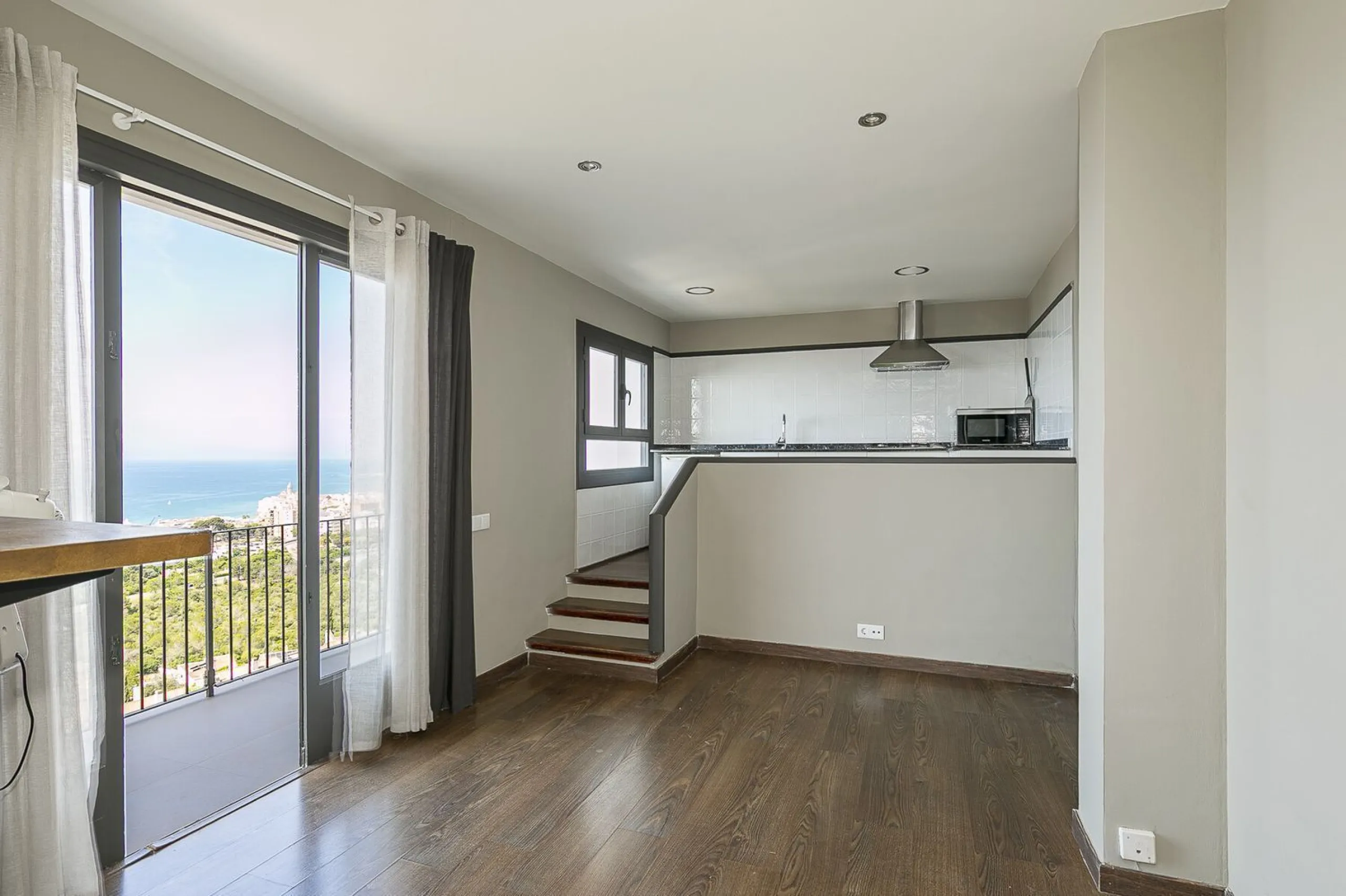 South-Facing Villa with Panoramic Sea Views in Levantina, Sitges