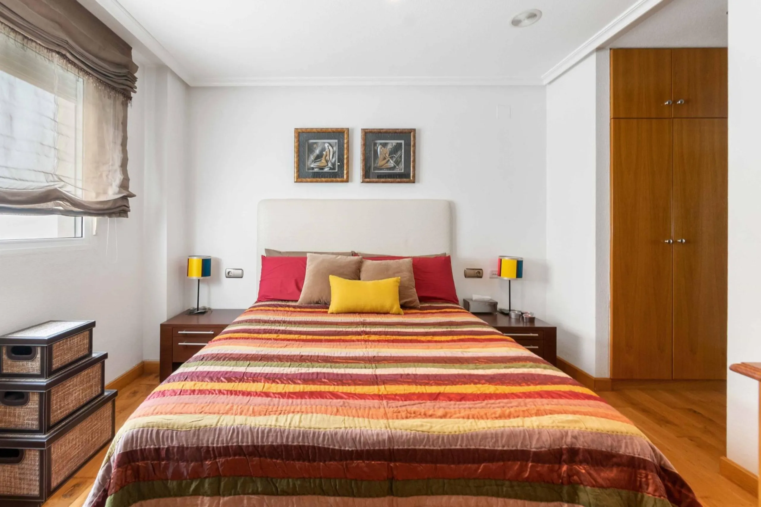 ATICO EN EL CENTRO DE TORREVIEJA. 110M2. GARAJE+TRASTERO. 3 DORM. 3 BAÑOS.