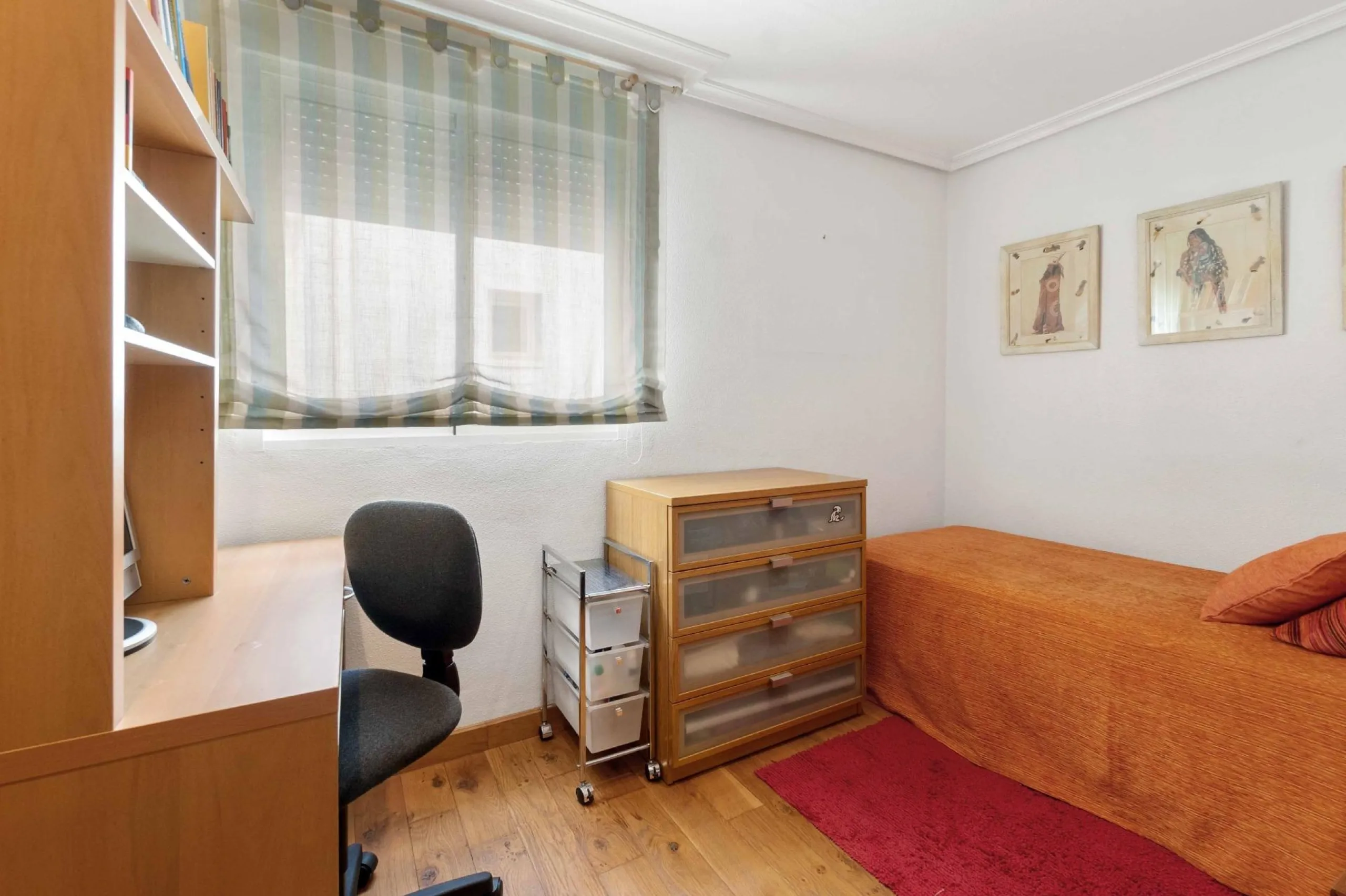 ATICO EN EL CENTRO DE TORREVIEJA. 110M2. GARAJE+TRASTERO. 3 DORM. 3 BAÑOS.