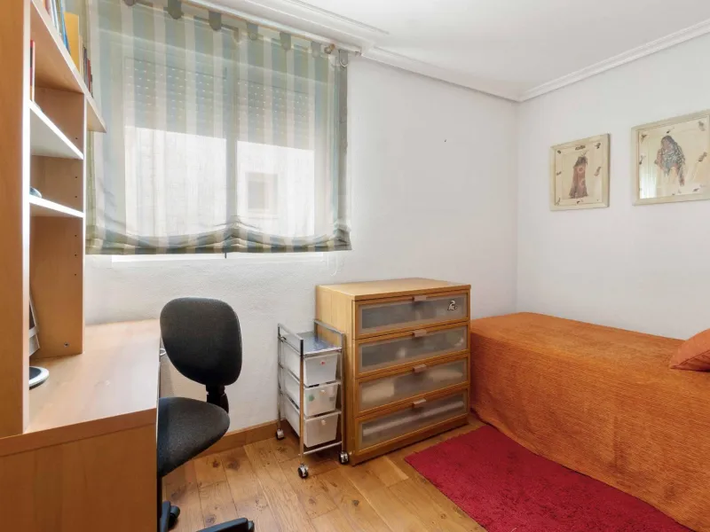 ATICO EN EL CENTRO DE TORREVIEJA. 110M2. GARAJE+TRASTERO. 3 DORM. 3 BAÑOS.