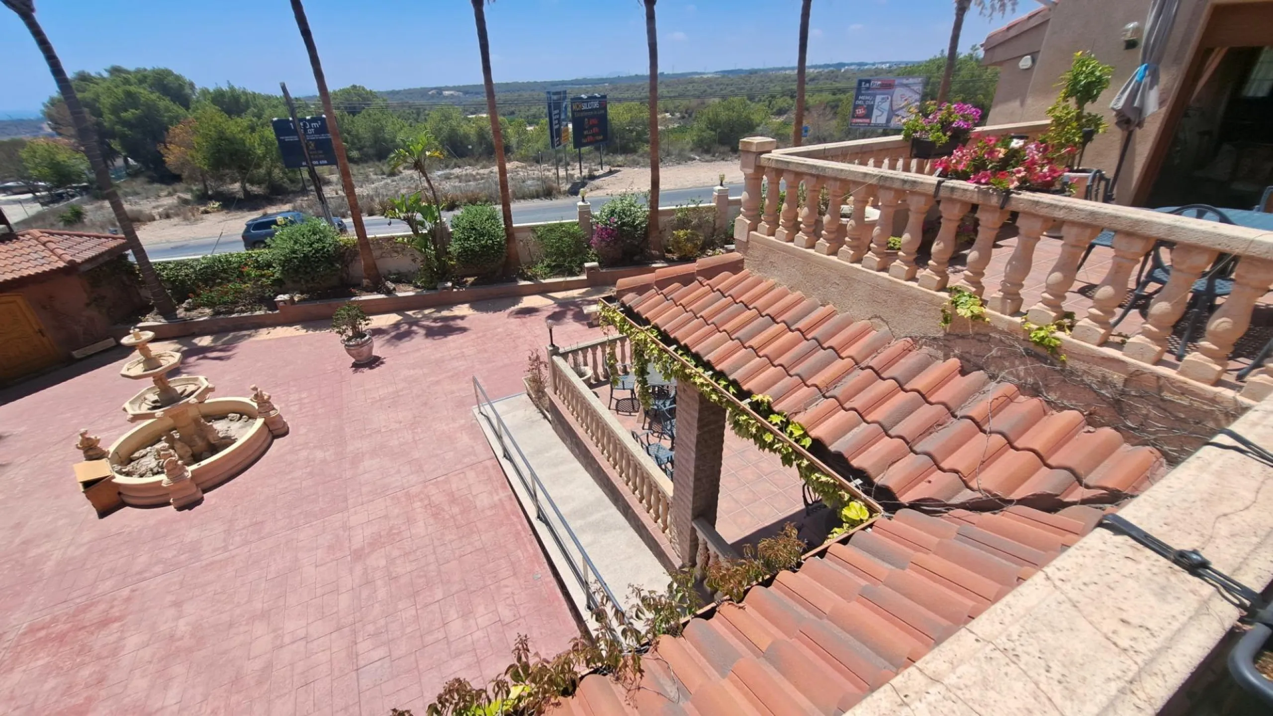 RESTAURANTE EN CABO ROIG. CON 871 M2.