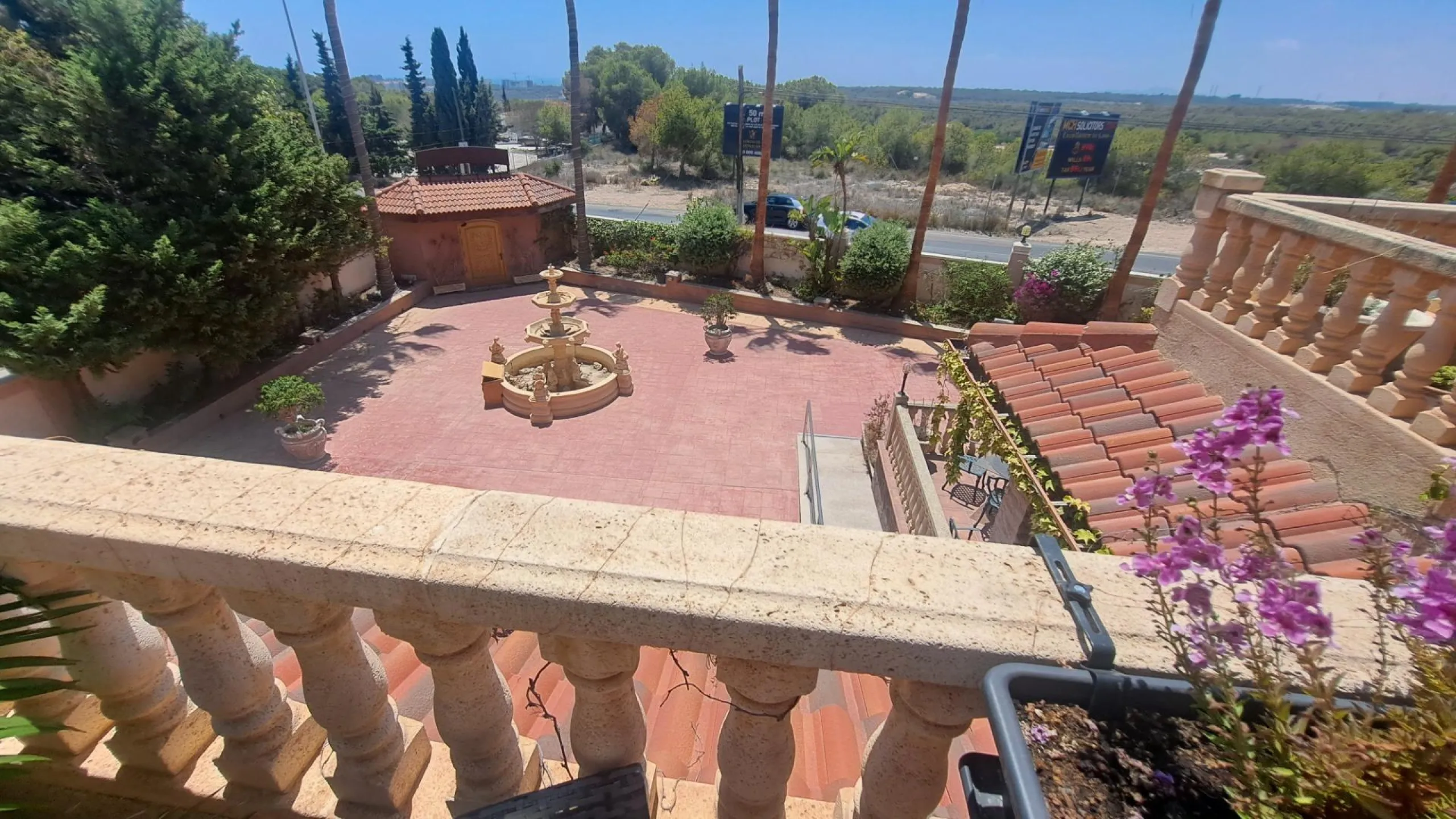 RESTAURANTE EN CABO ROIG. CON 871 M2.