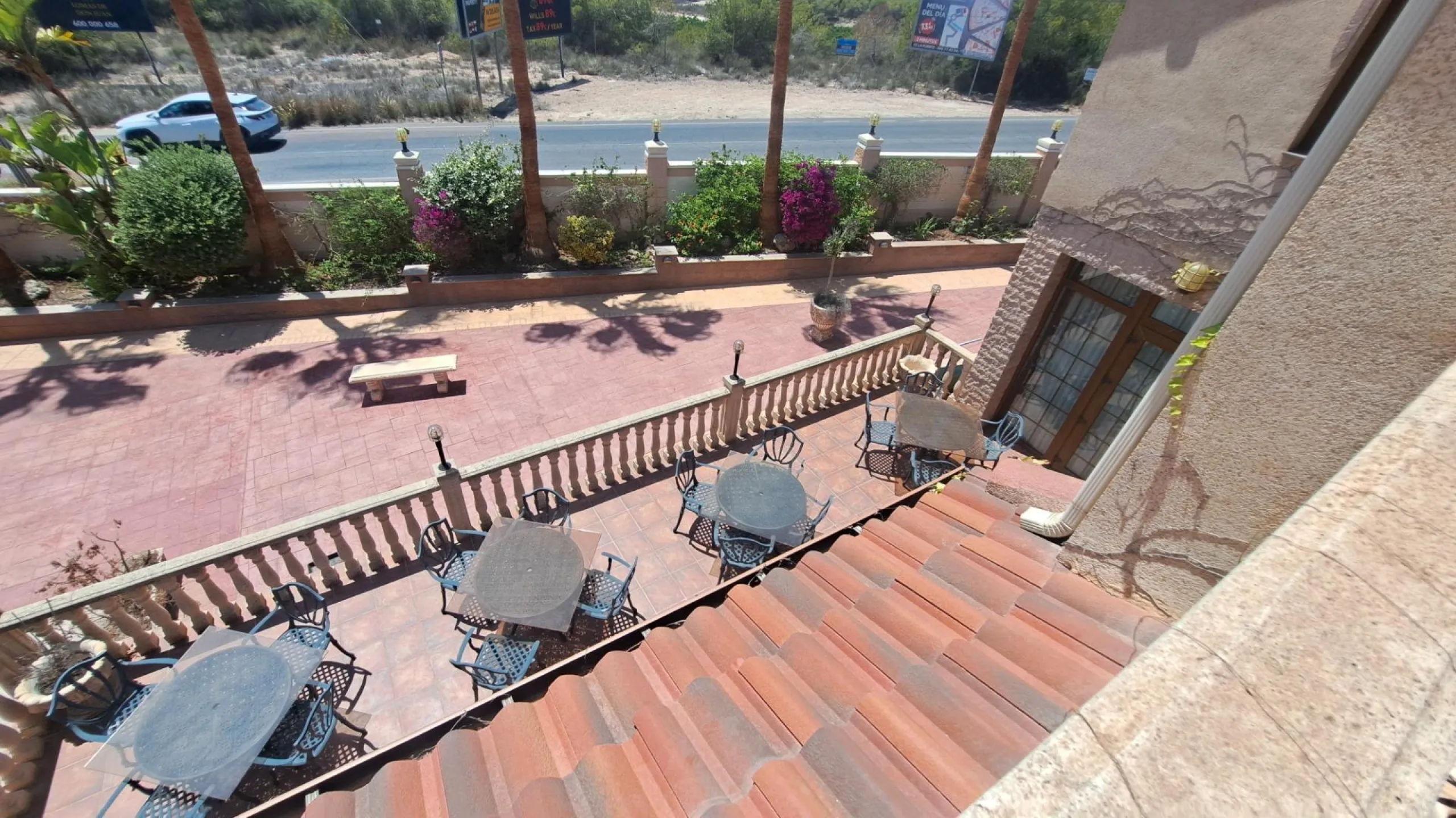 RESTAURANTE EN CABO ROIG. CON 871 M2.