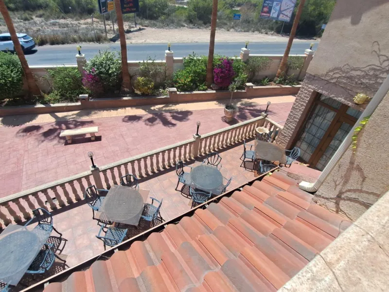RESTAURANTE EN CABO ROIG. CON 871 M2.