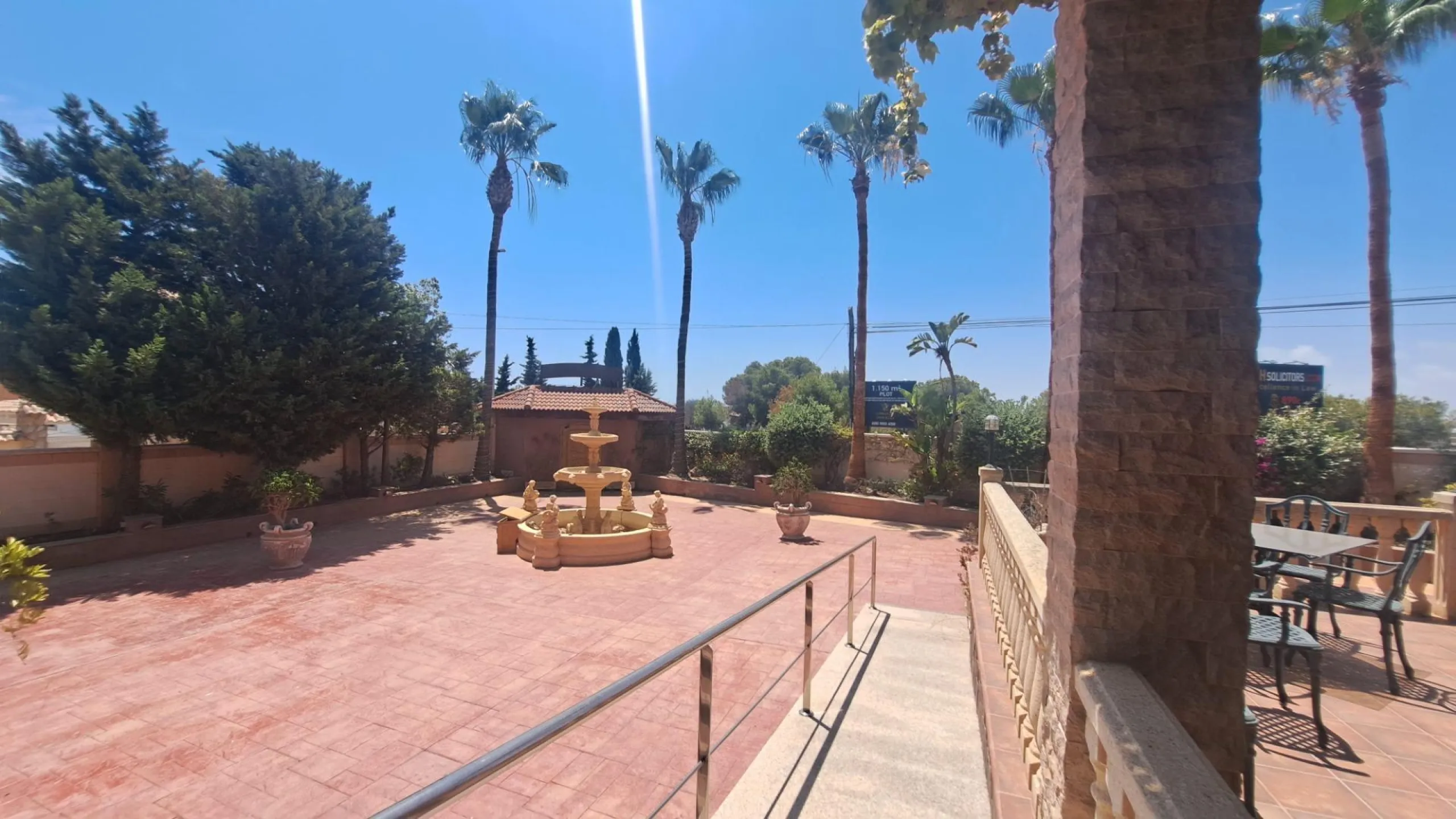 RESTAURANTE EN CABO ROIG. CON 871 M2.