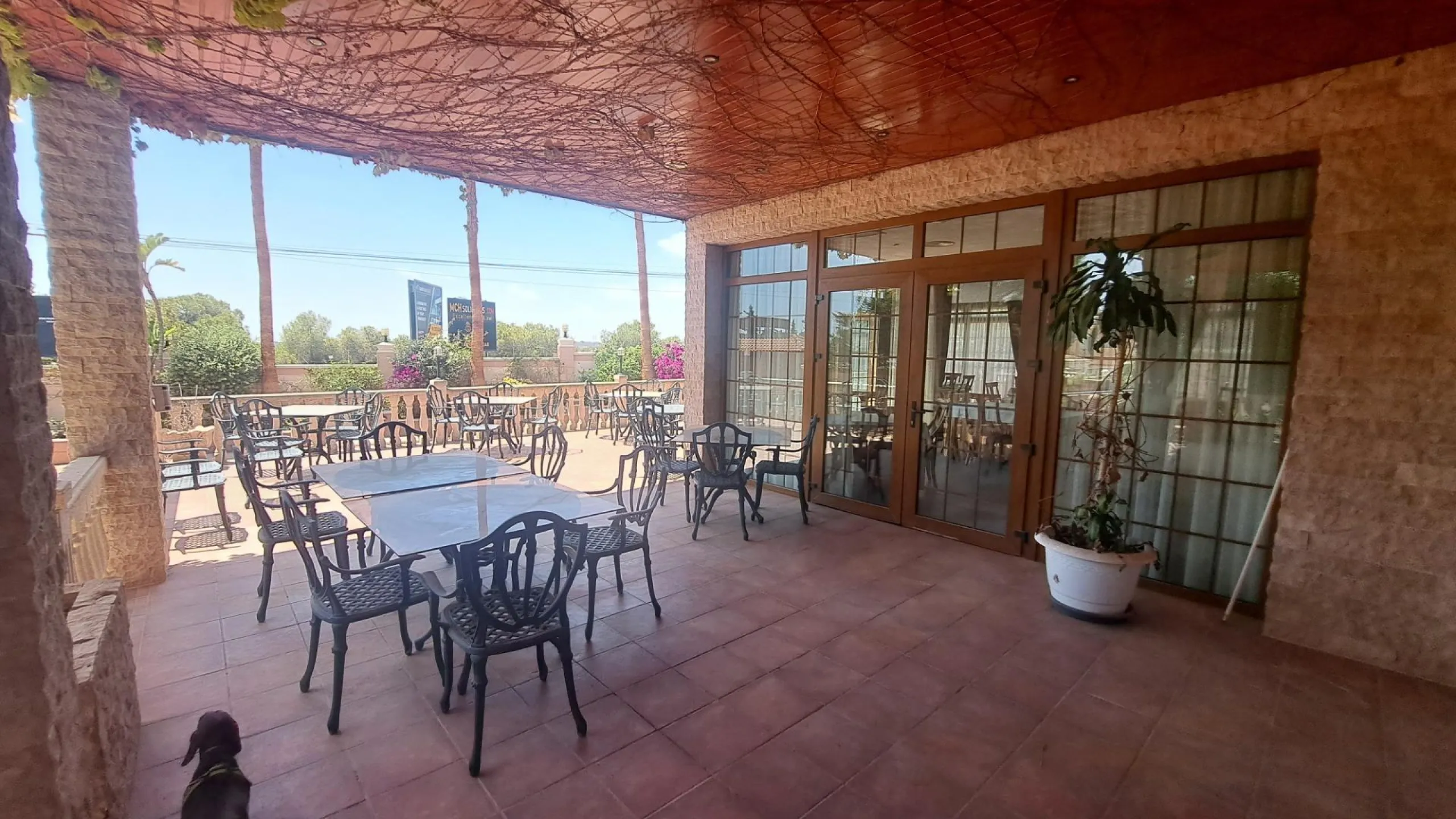 RESTAURANTE EN CABO ROIG. CON 871 M2.