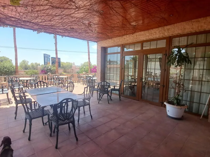 RESTAURANTE EN CABO ROIG. CON 871 M2.