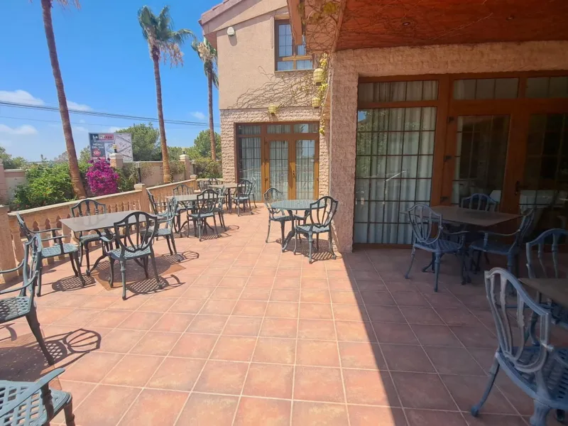 RESTAURANTE EN CABO ROIG. CON 871 M2.