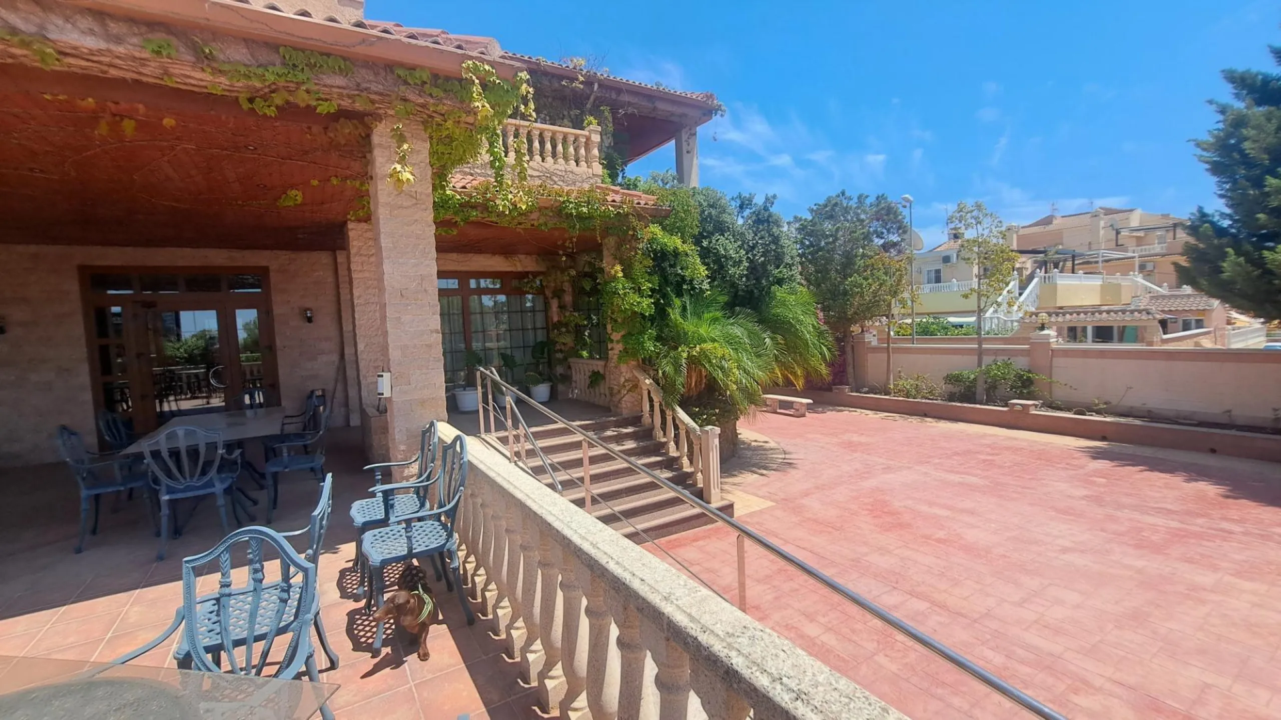 RESTAURANTE EN CABO ROIG. CON 871 M2.