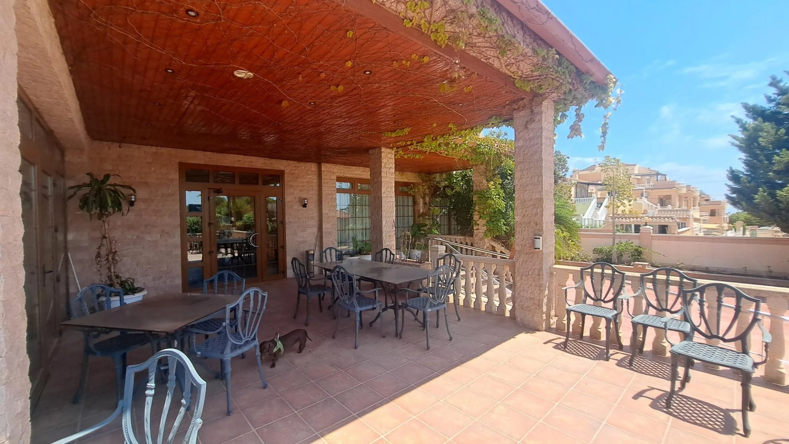 RESTAURANTE EN CABO ROIG. CON 871 M2.