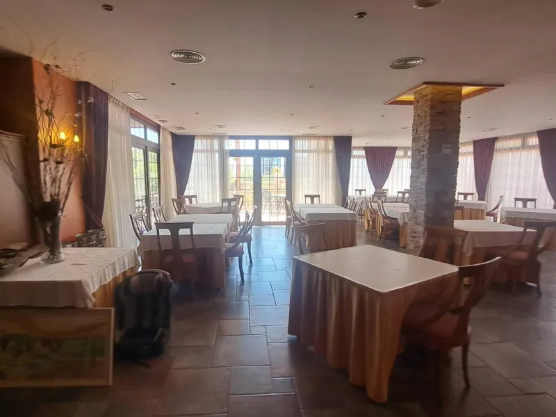 RESTAURANTE EN CABO ROIG. CON 871 M2.