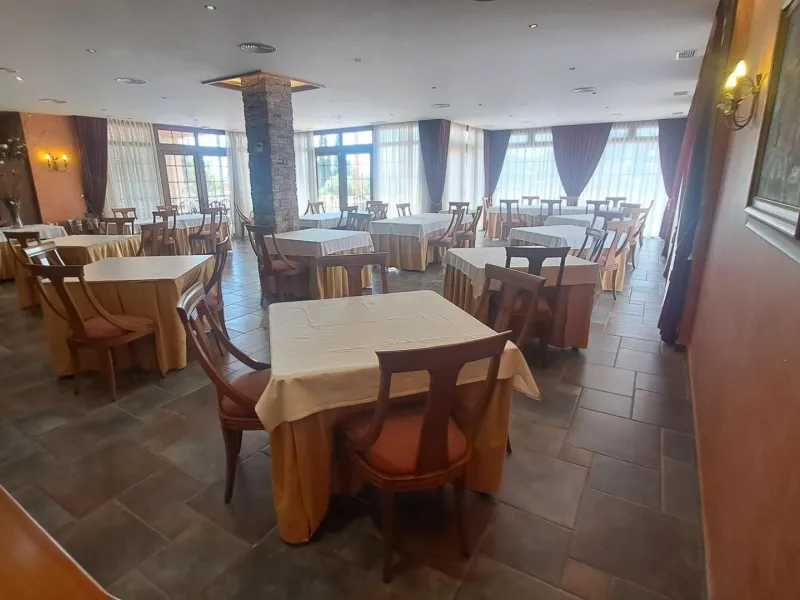 RESTAURANTE EN CABO ROIG. CON 871 M2.