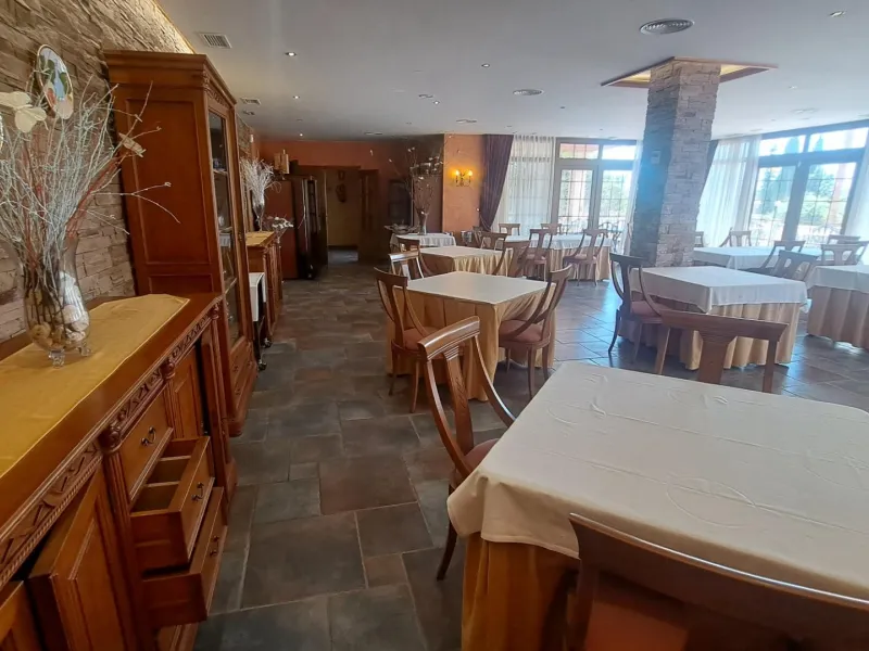 RESTAURANTE EN CABO ROIG. CON 871 M2.