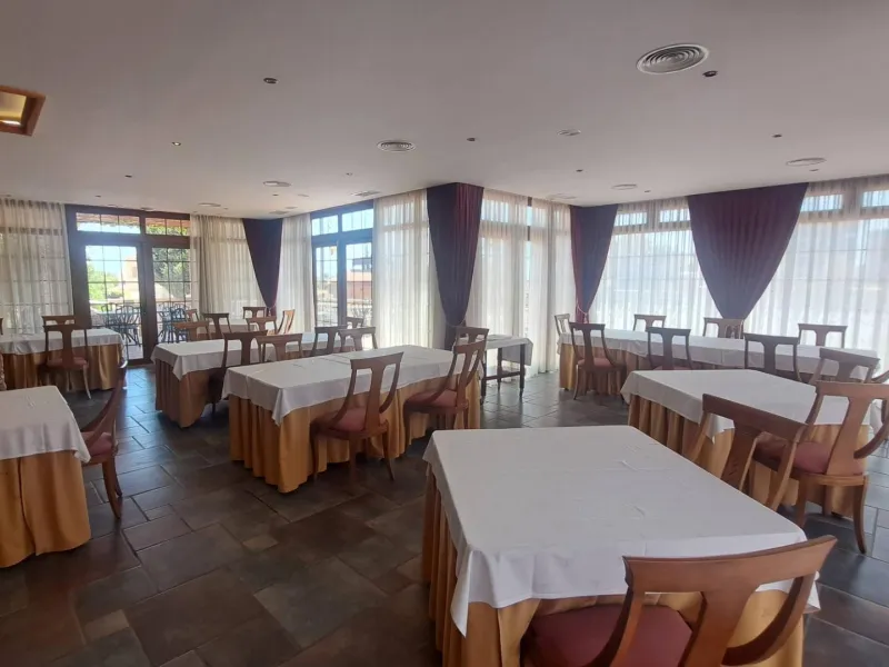 RESTAURANTE EN CABO ROIG. CON 871 M2.