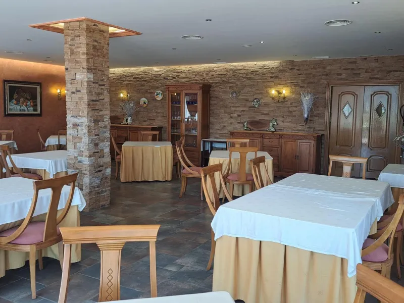 RESTAURANTE EN CABO ROIG. CON 871 M2.
