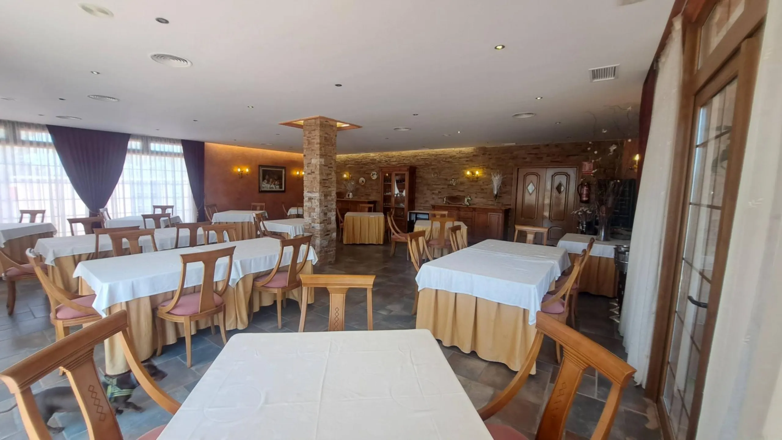 RESTAURANTE EN CABO ROIG. CON 871 M2.