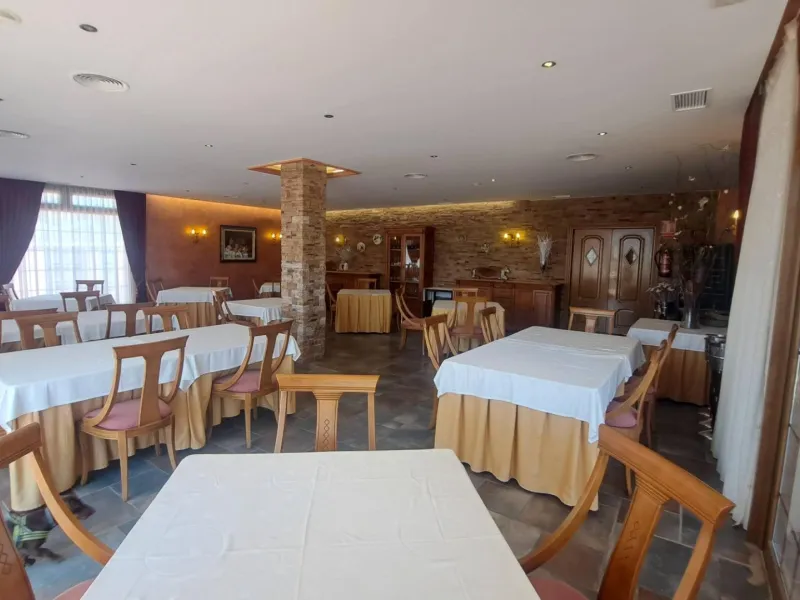 RESTAURANTE EN CABO ROIG. CON 871 M2.