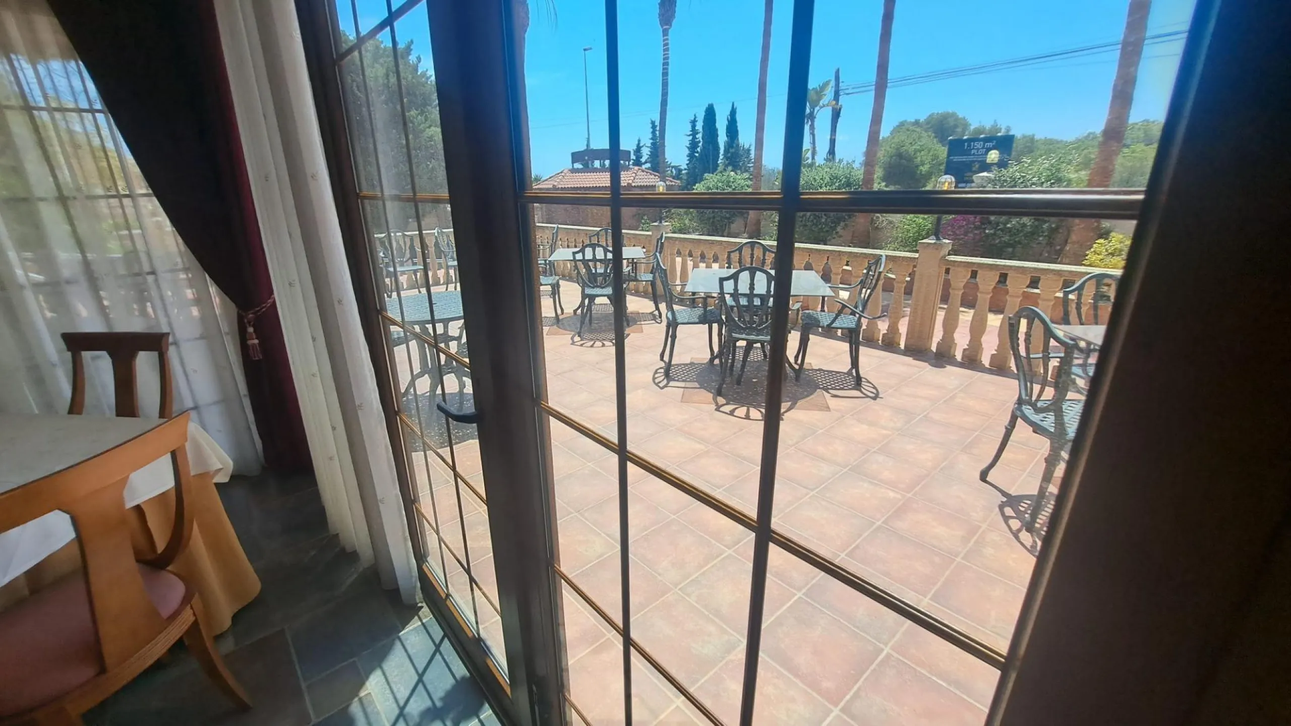 RESTAURANTE EN CABO ROIG. CON 871 M2.