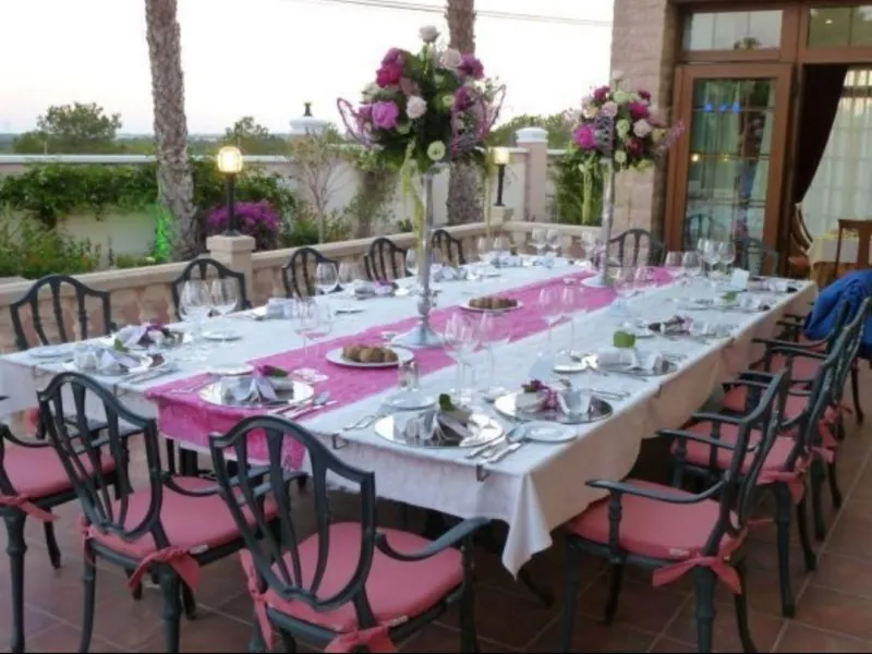 RESTAURANTE EN CABO ROIG. CON 871 M2.
