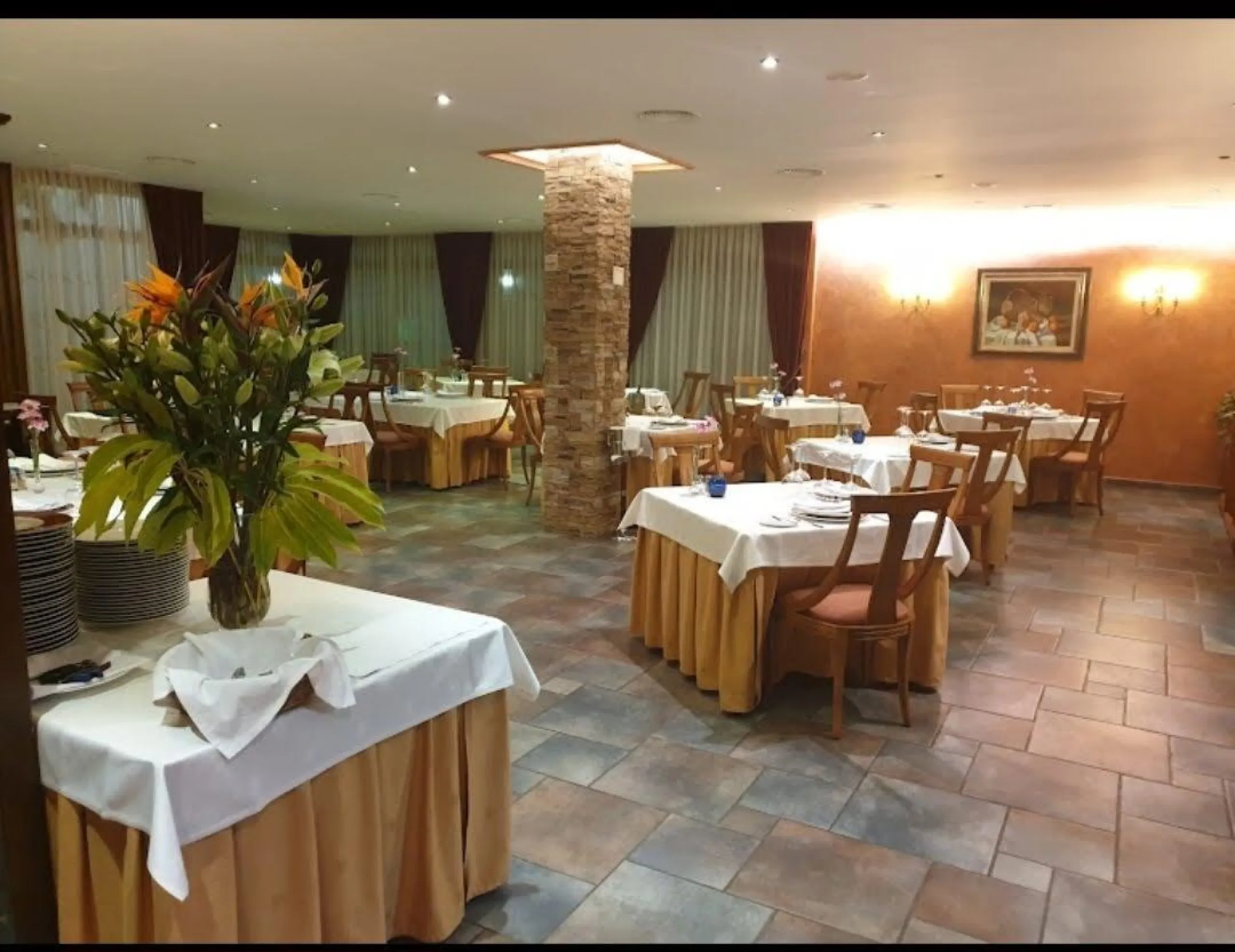RESTAURANTE EN CABO ROIG. CON 871 M2.