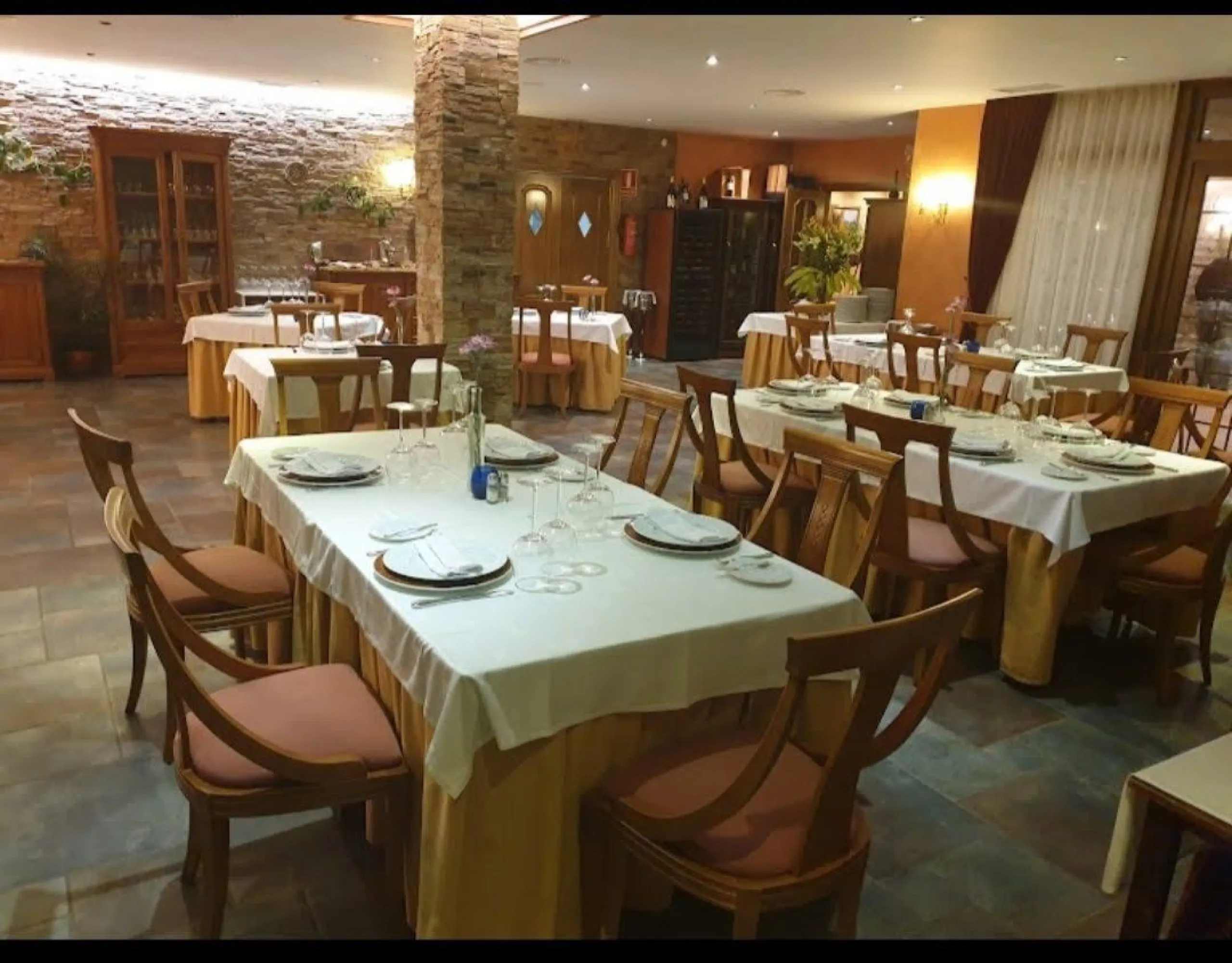 RESTAURANTE EN CABO ROIG. CON 871 M2.