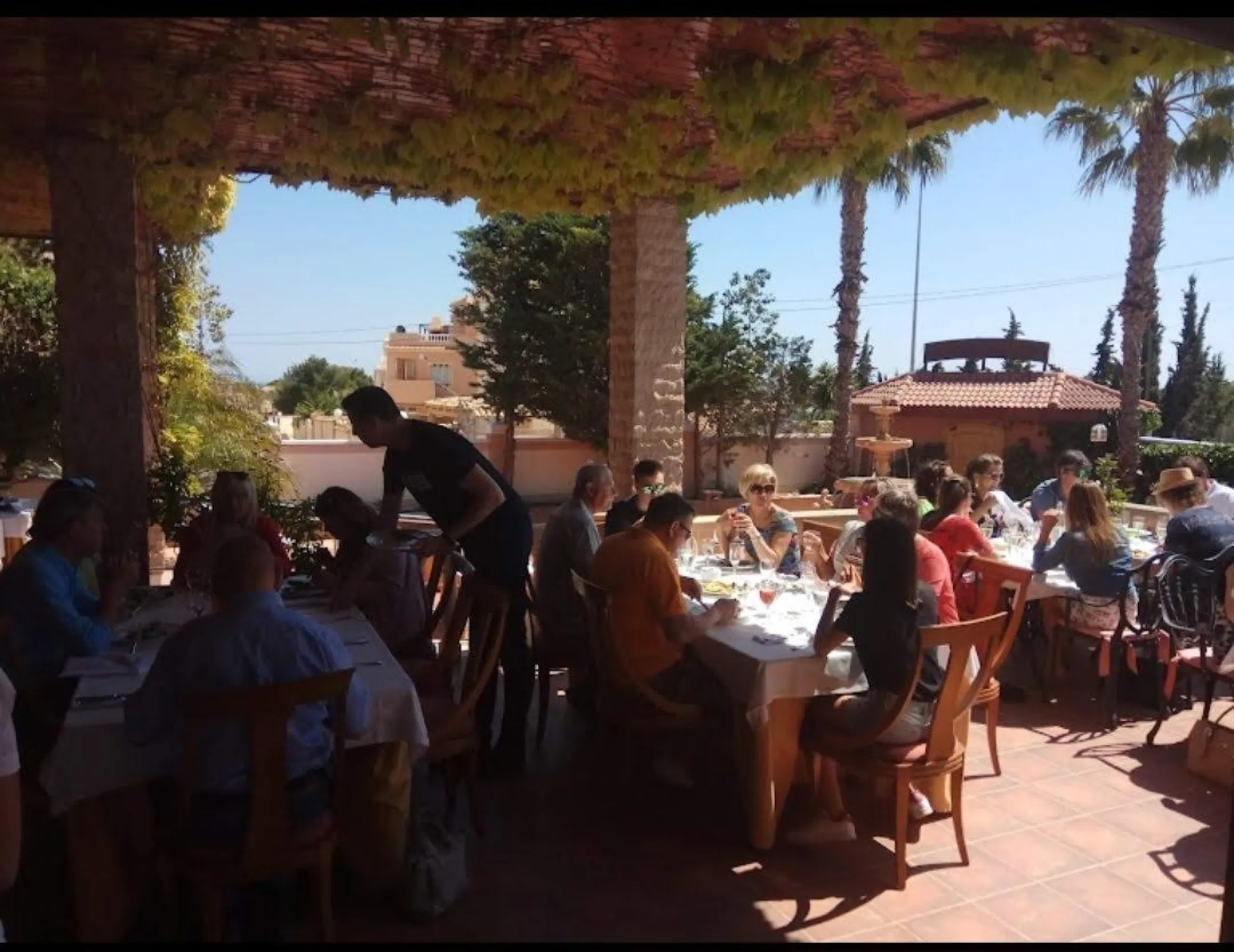 RESTAURANTE EN CABO ROIG. CON 871 M2.