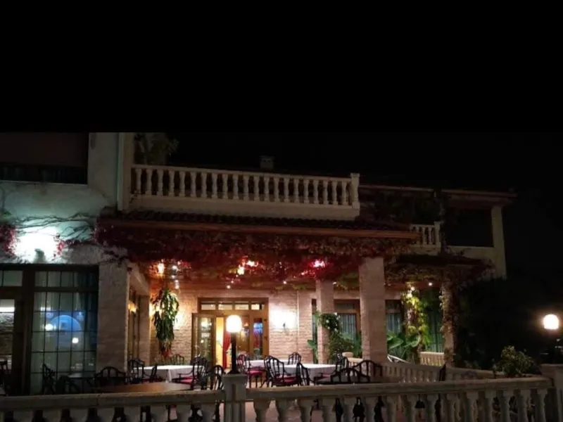 RESTAURANTE EN CABO ROIG. CON 871 M2.
