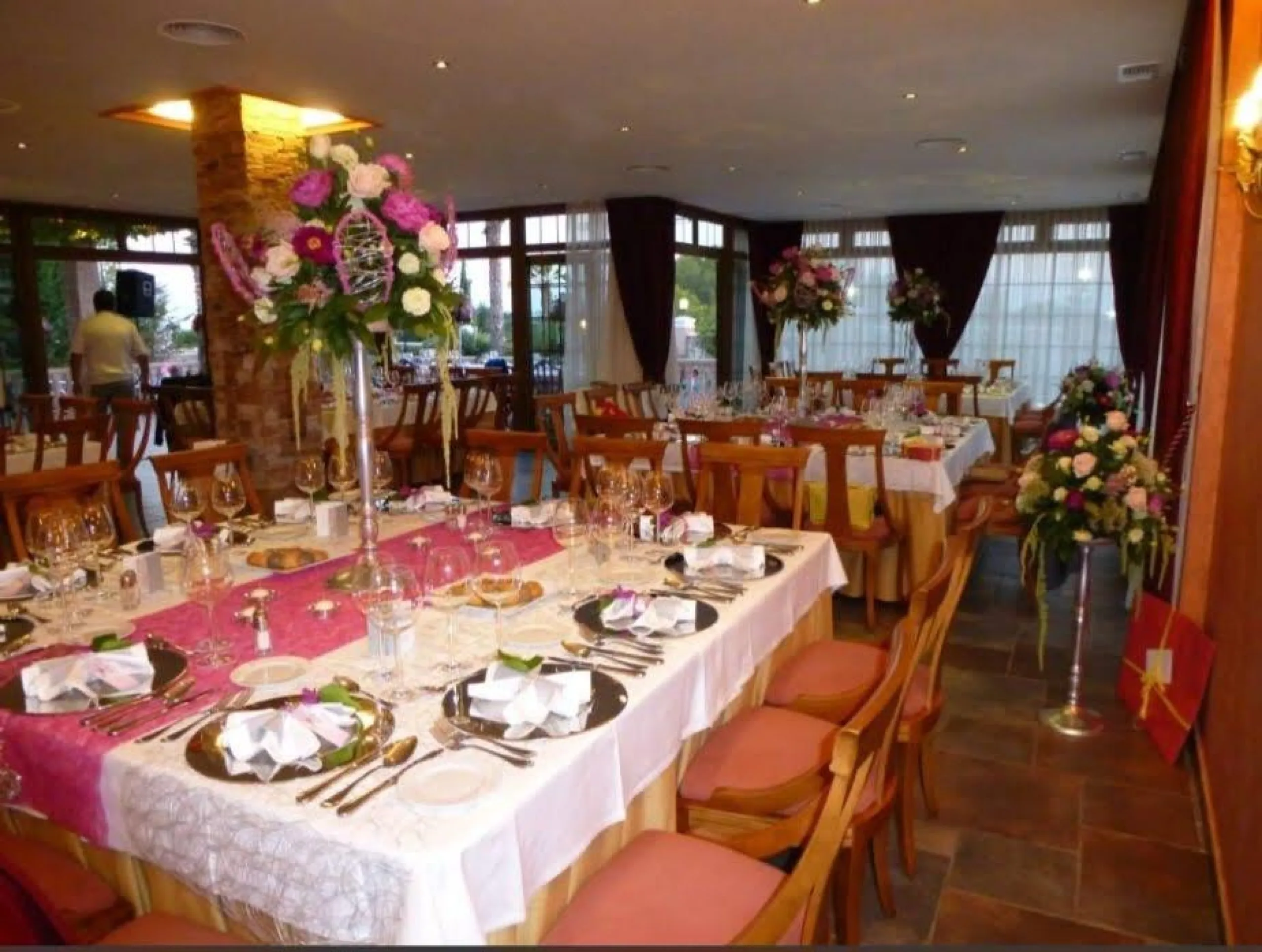 RESTAURANTE EN CABO ROIG. CON 871 M2.