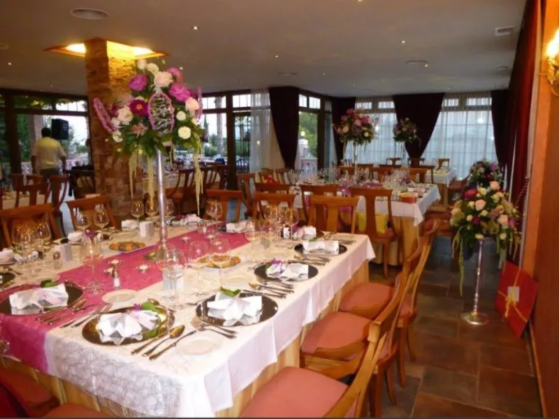 RESTAURANTE EN CABO ROIG. CON 871 M2.