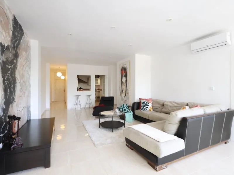 REFORMADO APARTAMENTO FRENTE DEL PUERTO. 3 DORM. 2 BAÑO. 110M2.