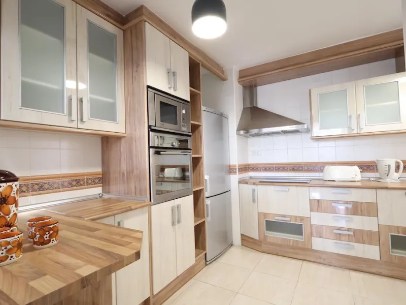 REFORMADO APARTAMENTO FRENTE DEL PUERTO. 3 DORM. 2 BAÑO. 110M2.
