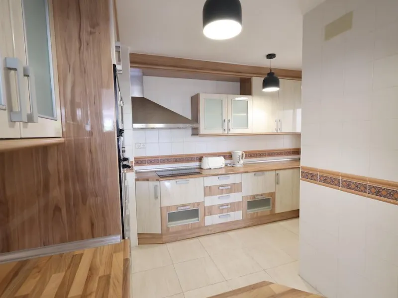 REFORMADO APARTAMENTO FRENTE DEL PUERTO. 3 DORM. 2 BAÑO. 110M2.