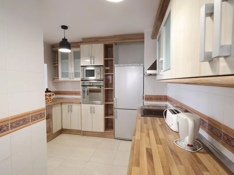 REFORMADO APARTAMENTO FRENTE DEL PUERTO. 3 DORM. 2 BAÑO. 110M2.