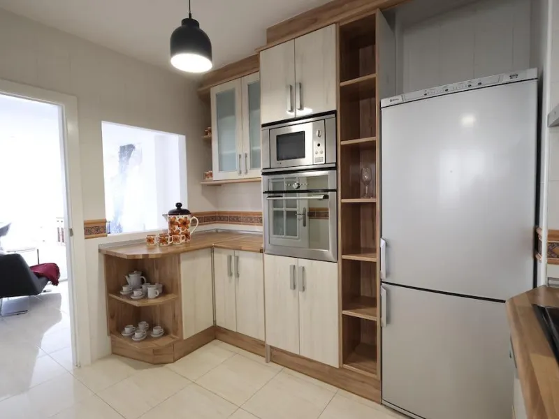 REFORMADO APARTAMENTO FRENTE DEL PUERTO. 3 DORM. 2 BAÑO. 110M2.