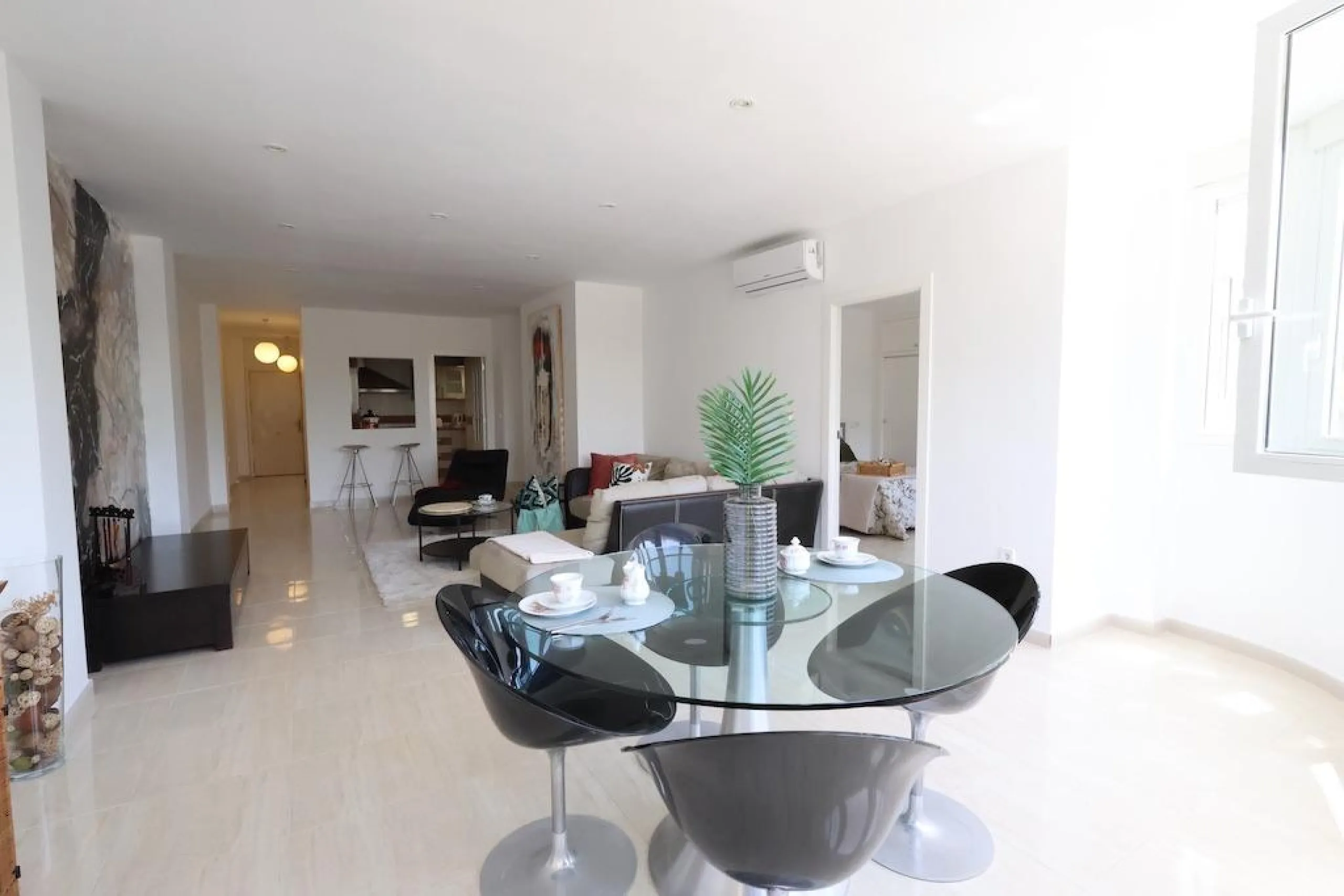 REFORMADO APARTAMENTO FRENTE DEL PUERTO. 3 DORM. 2 BAÑO. 110M2.