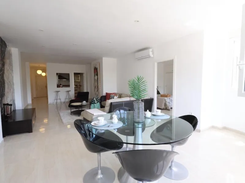 REFORMADO APARTAMENTO FRENTE DEL PUERTO. 3 DORM. 2 BAÑO. 110M2.