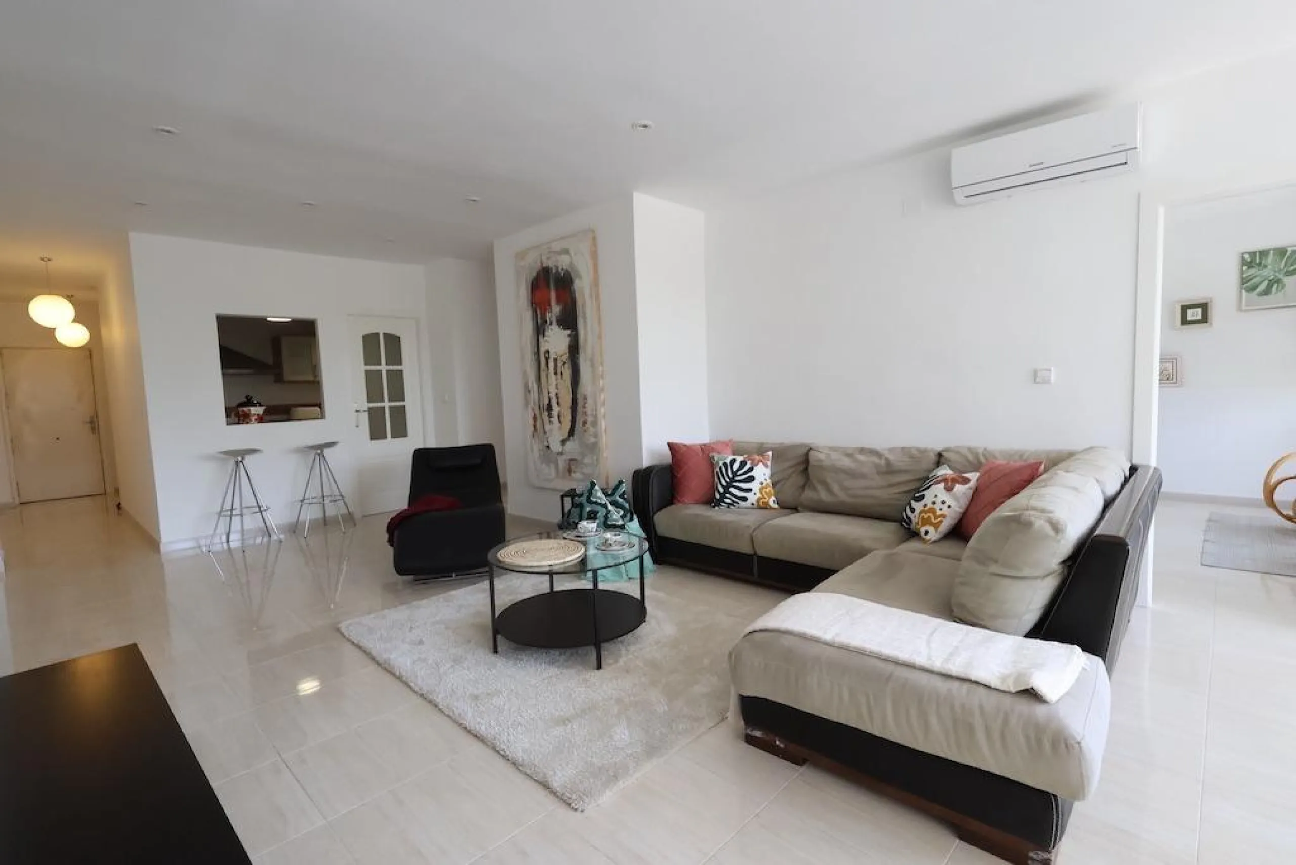 REFORMADO APARTAMENTO FRENTE DEL PUERTO. 3 DORM. 2 BAÑO. 110M2.
