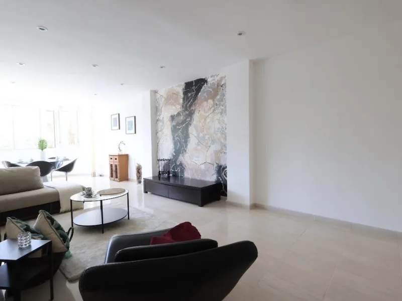 REFORMADO APARTAMENTO FRENTE DEL PUERTO. 3 DORM. 2 BAÑO. 110M2.