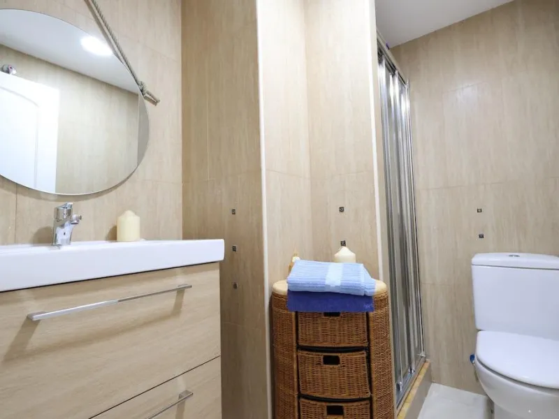 REFORMADO APARTAMENTO FRENTE DEL PUERTO. 3 DORM. 2 BAÑO. 110M2.