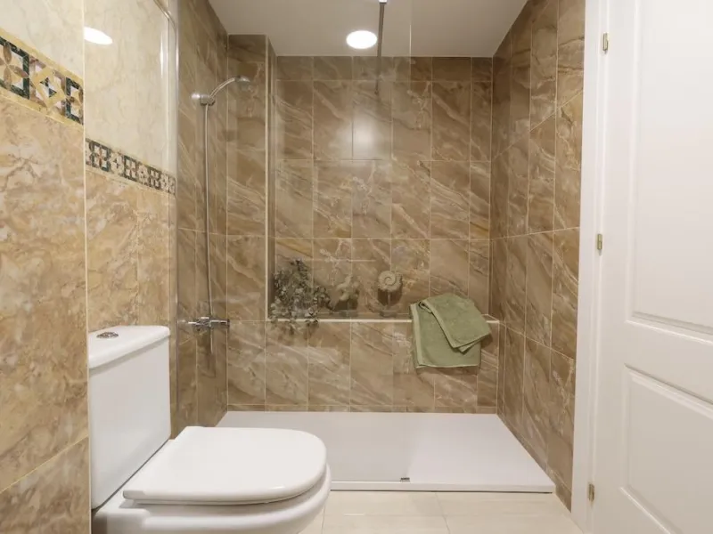REFORMADO APARTAMENTO FRENTE DEL PUERTO. 3 DORM. 2 BAÑO. 110M2.