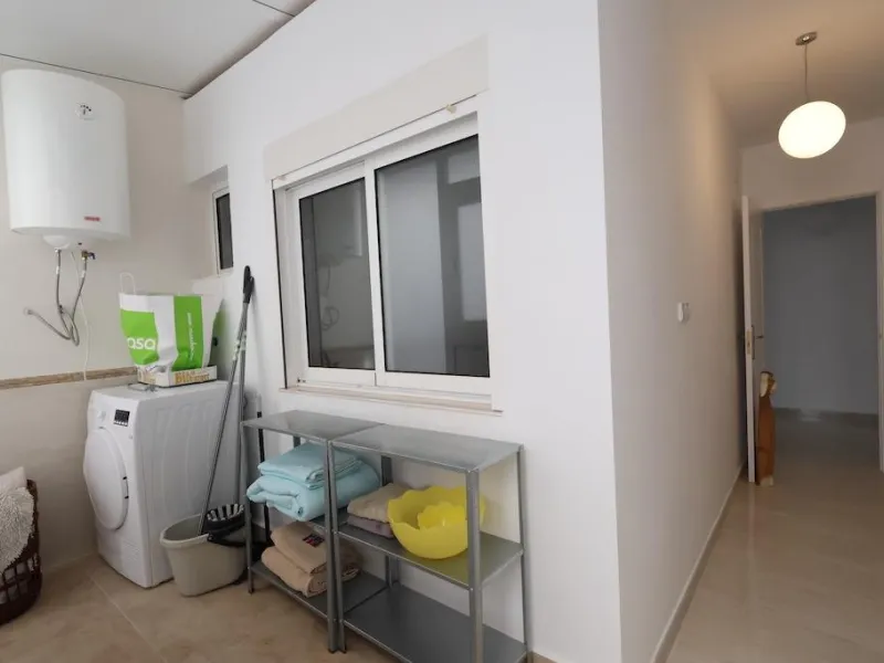 REFORMADO APARTAMENTO FRENTE DEL PUERTO. 3 DORM. 2 BAÑO. 110M2.