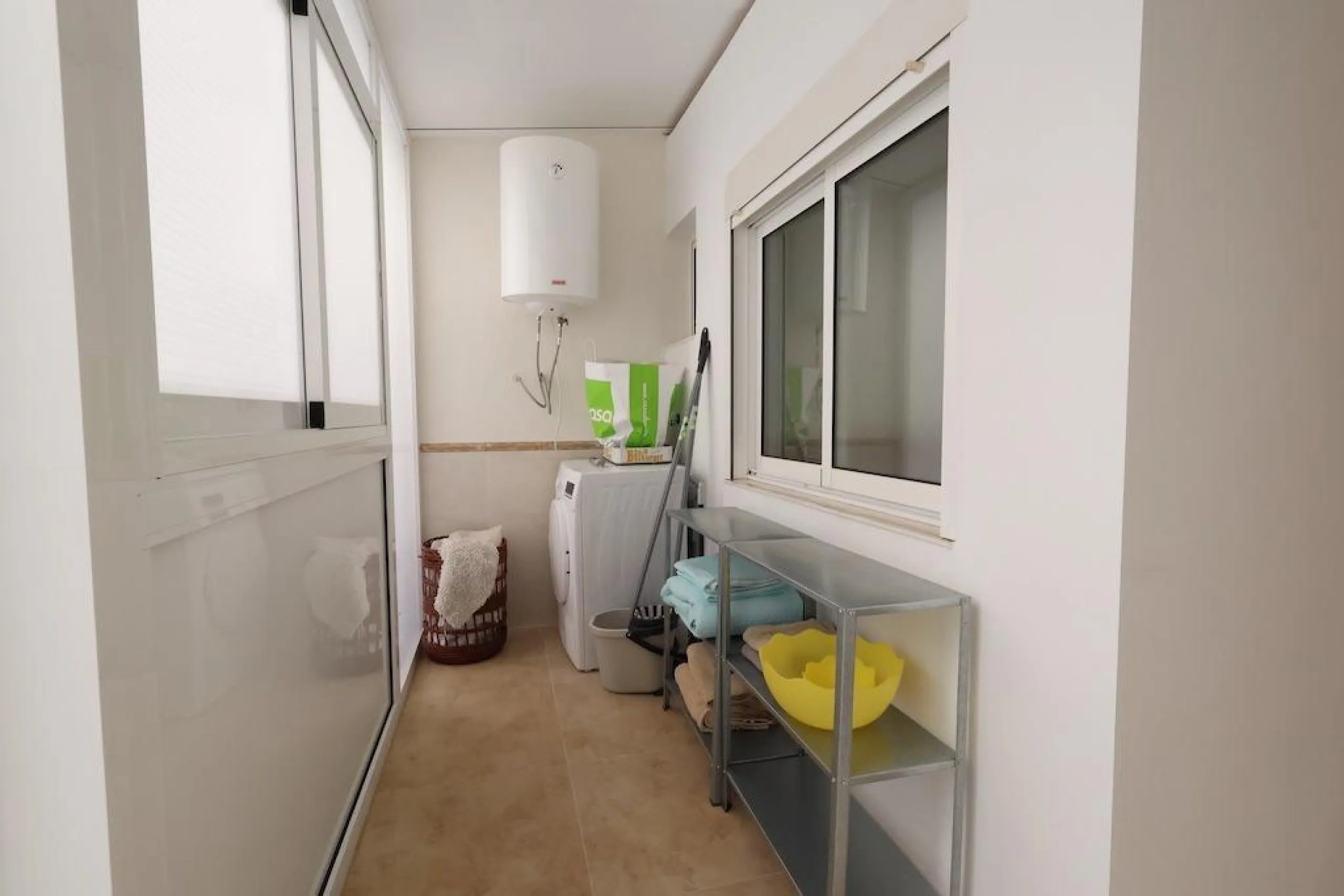 REFORMADO APARTAMENTO FRENTE DEL PUERTO. 3 DORM. 2 BAÑO. 110M2.
