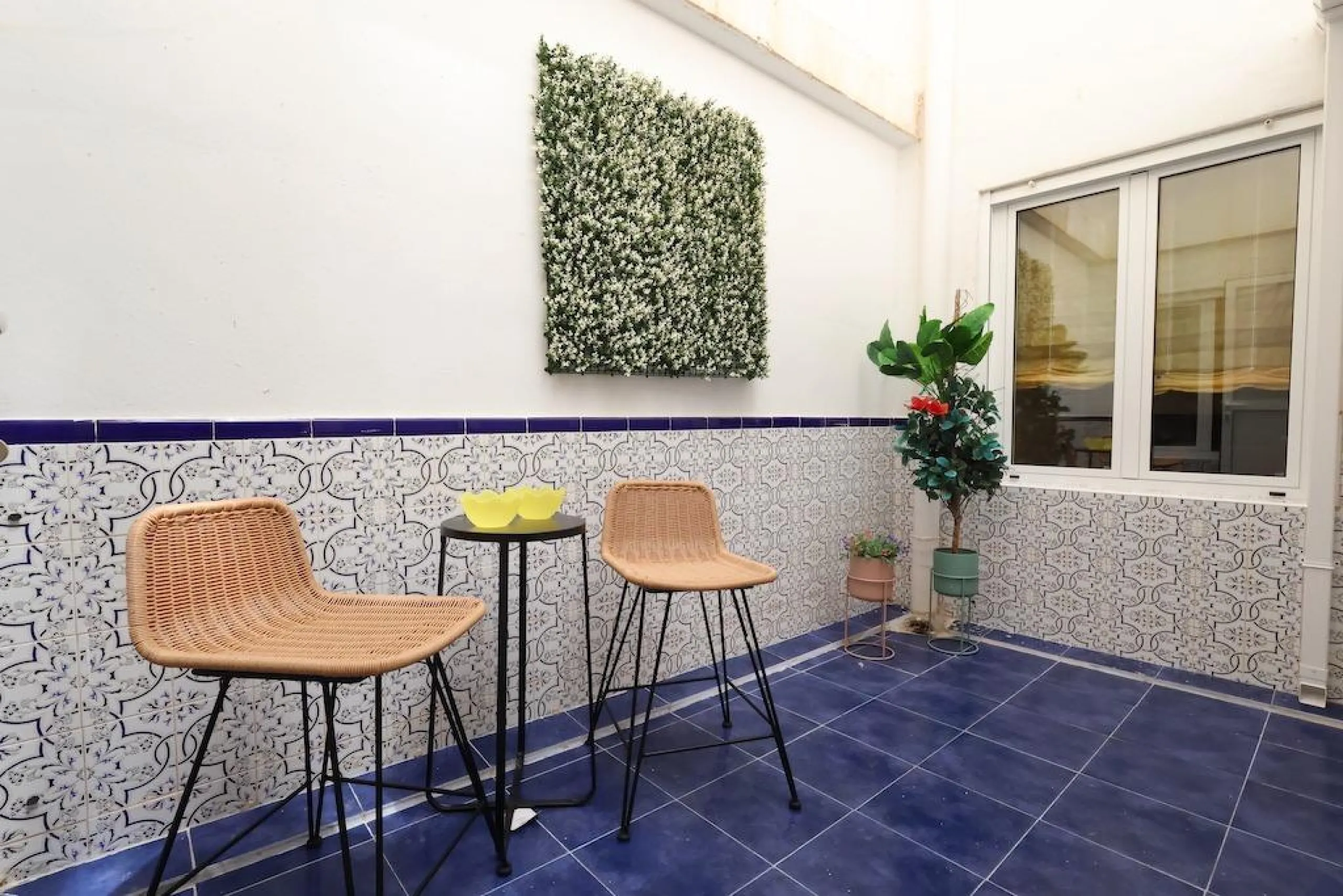 REFORMADO APARTAMENTO FRENTE DEL PUERTO. 3 DORM. 2 BAÑO. 110M2.