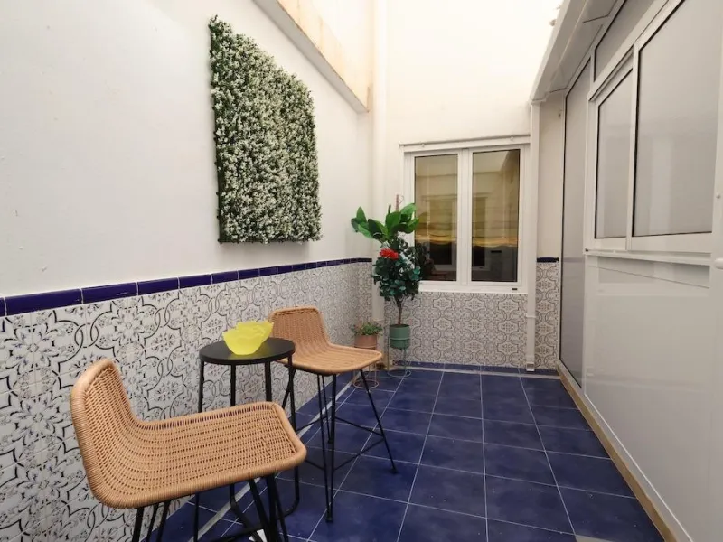 REFORMADO APARTAMENTO FRENTE DEL PUERTO. 3 DORM. 2 BAÑO. 110M2.
