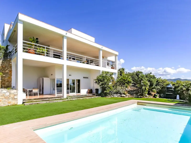 Villa with Panoramic Sea and Golf Views in Sitges, Can Girona