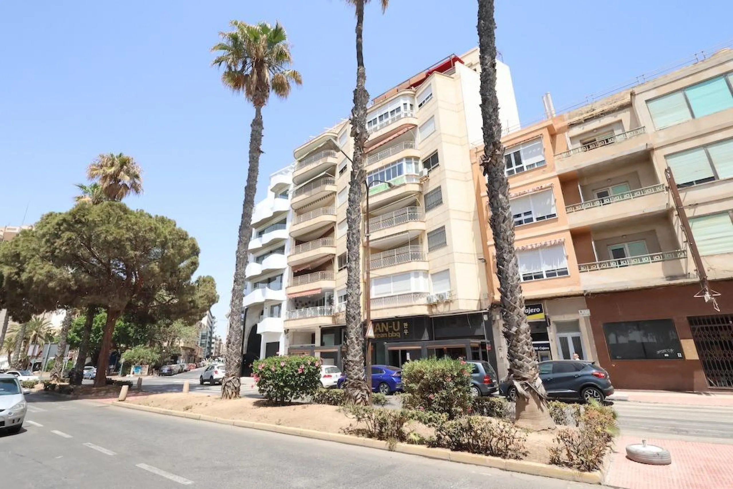 REFORMADO APARTAMENTO FRENTE DEL PUERTO. 3 DORM. 2 BAÑO. 110M2.