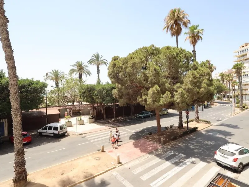 REFORMADO APARTAMENTO FRENTE DEL PUERTO. 3 DORM. 2 BAÑO. 110M2.