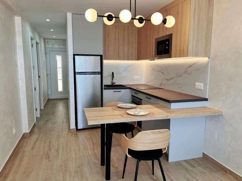 APARTAMENTO DE LUJO . EN PRIMERA LINEA CON VISTAS AL MAR