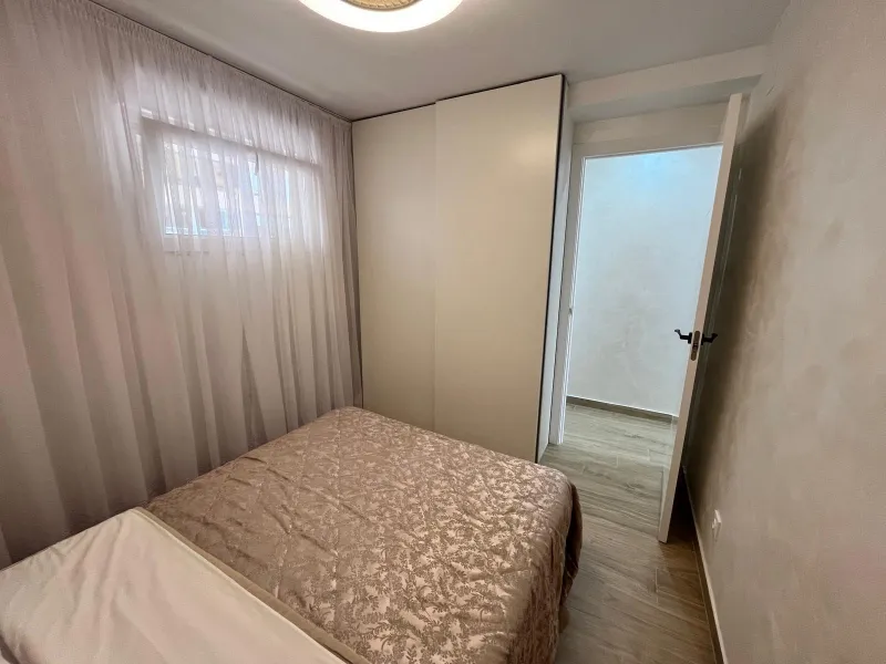 APARTAMENTO DE LUJO . EN PRIMERA LINEA CON VISTAS AL MAR