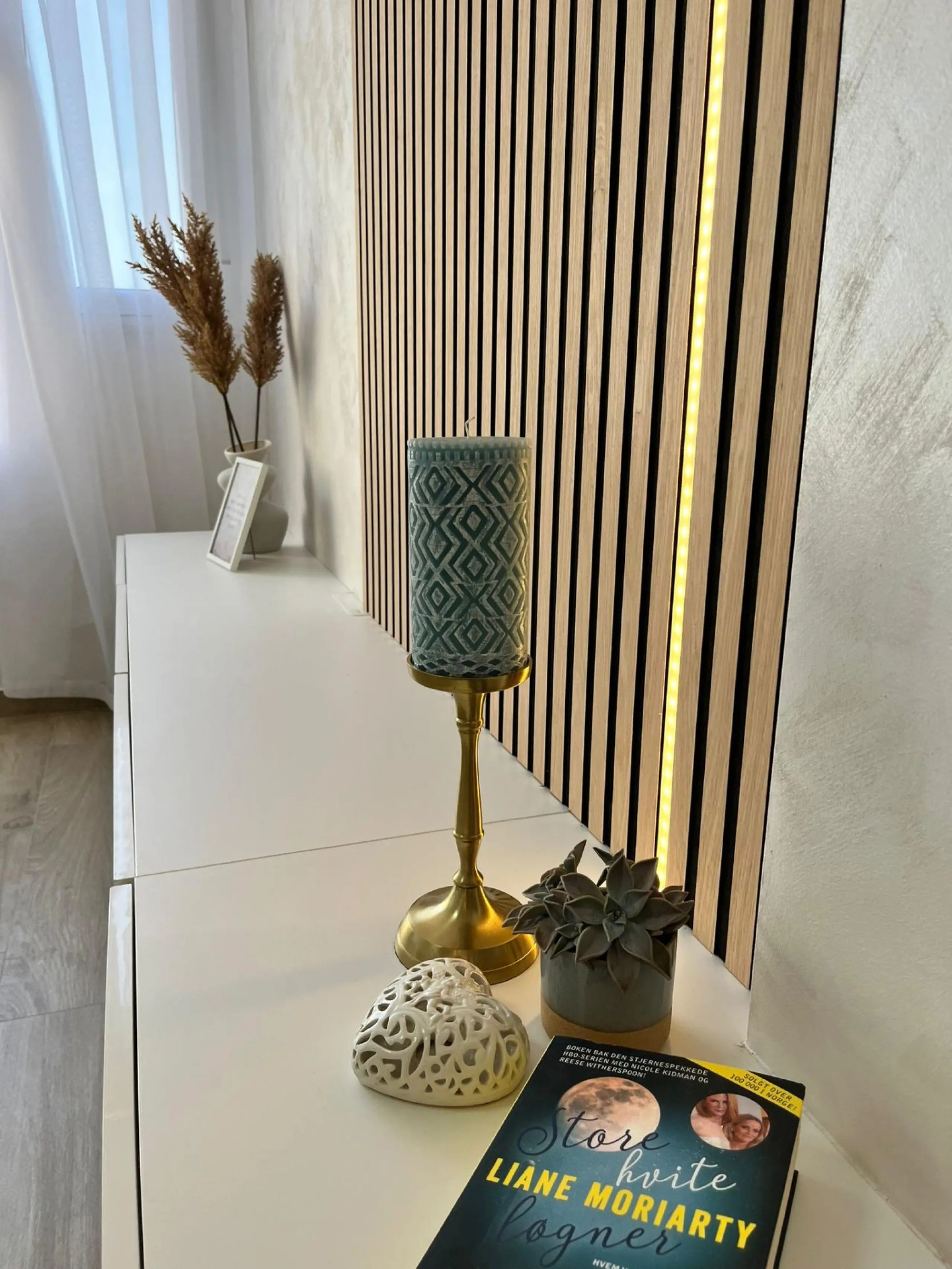 APARTAMENTO DE LUJO . EN PRIMERA LINEA CON VISTAS AL MAR